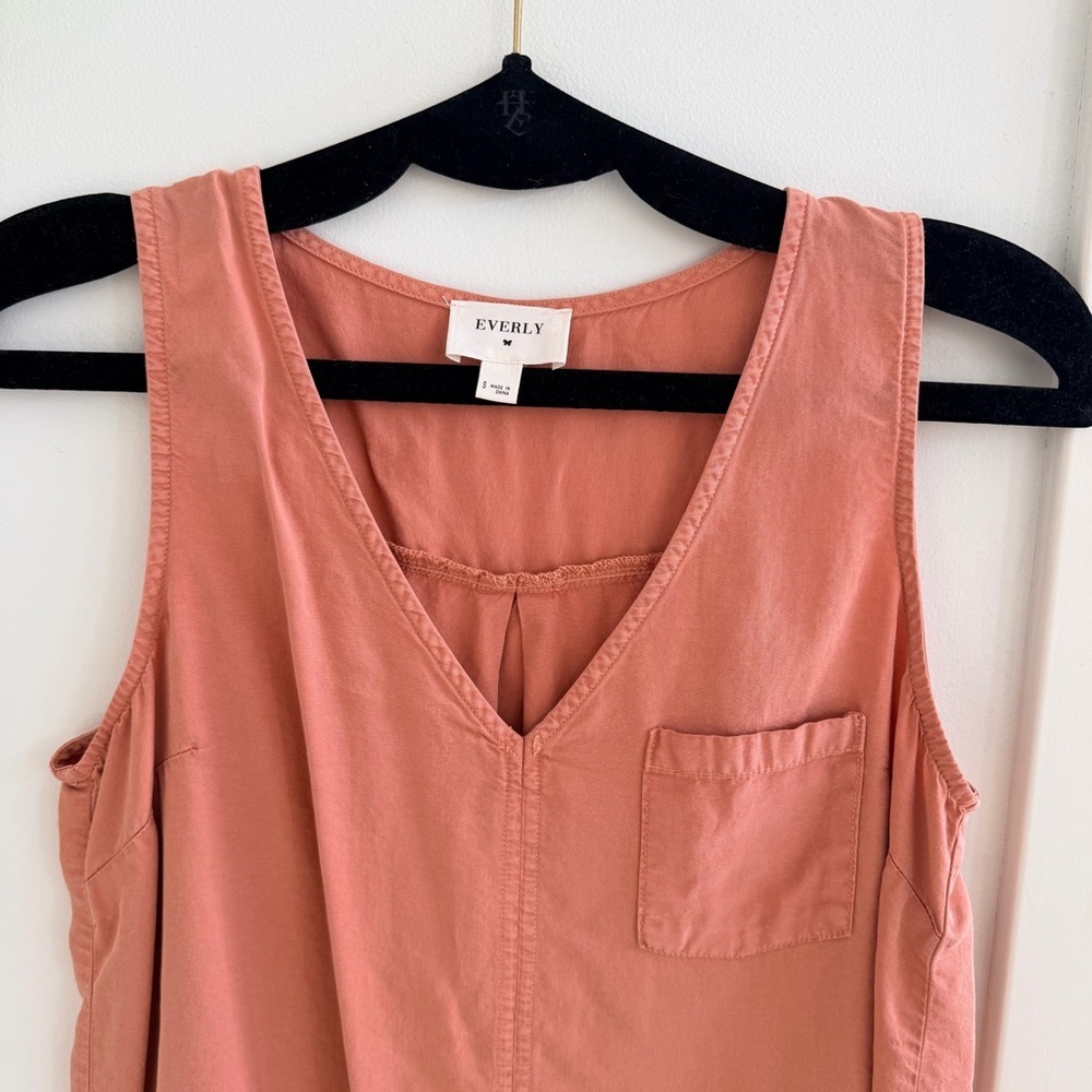 Everly Esther Pocket Tank Muted Terracotta V-neck Tank Top Women's Size Small - Picture 5 of 10